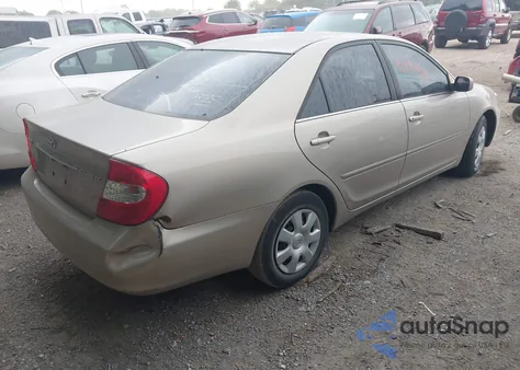 2004 Toyota Camry Le z USA, uszkodzony, nr VIN 4T1BE32K54U324257